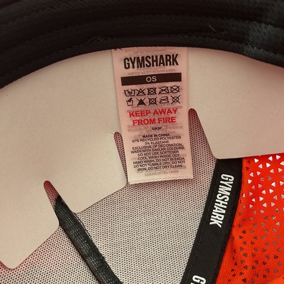 Gymshark SnapBack hat - Picture 3 of 3